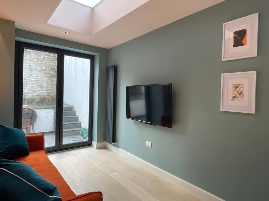 Pillow Menu! 1 Bed Garden Flat Finsbury Park لندن المظهر الخارجي الصورة